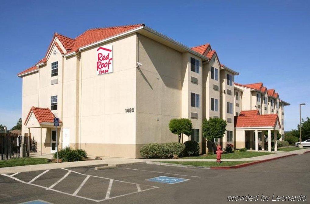 Travelodge By Wyndham סטוקטון מראה חיצוני תמונה