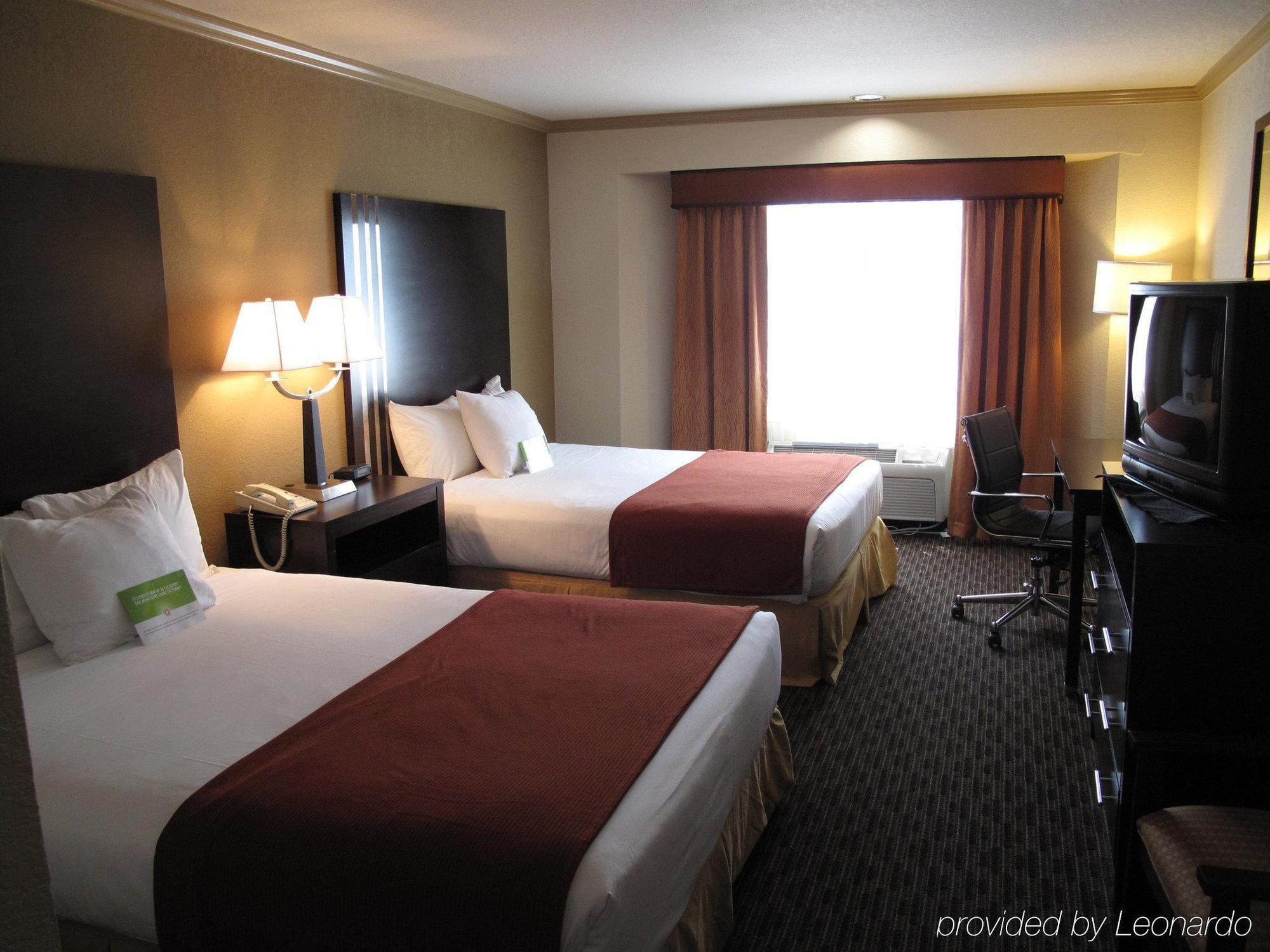 Travelodge By Wyndham סטוקטון מראה חיצוני תמונה