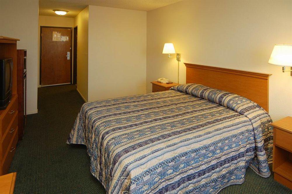 Travelodge By Wyndham סטוקטון מראה חיצוני תמונה