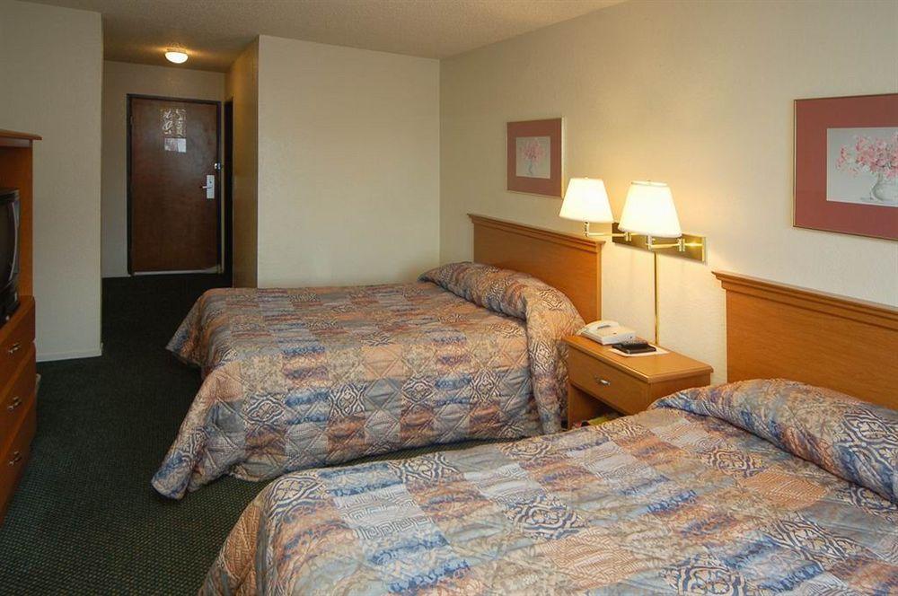 Travelodge By Wyndham סטוקטון מראה חיצוני תמונה